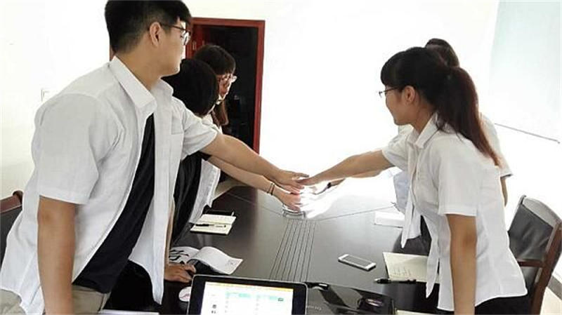 鼓舞士氣.jpg 鼓舞士氣.jpg