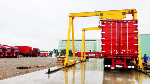 液壓集裝箱龍門吊 (2).jpg 液壓集裝箱龍門吊 (2).jpg